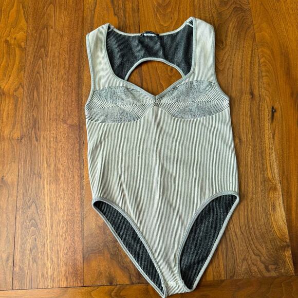 Zara Ribbed Two Toned Cut out Bodysuit - Picture 1 of 4